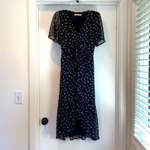 Abercrombie and Fitch Tie- Front Midi Dress. Black Floral. Worn once
